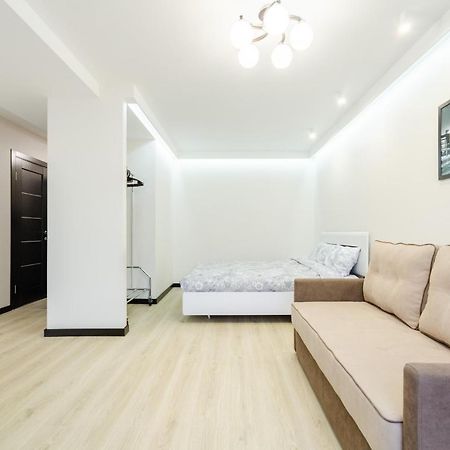 Artal Apartment On Obolonsky Avenue 31 Kiev Buitenkant foto