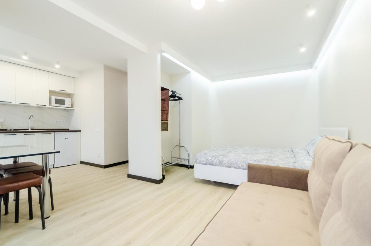 Artal Apartment On Obolonsky Avenue 31 Kiev Buitenkant foto