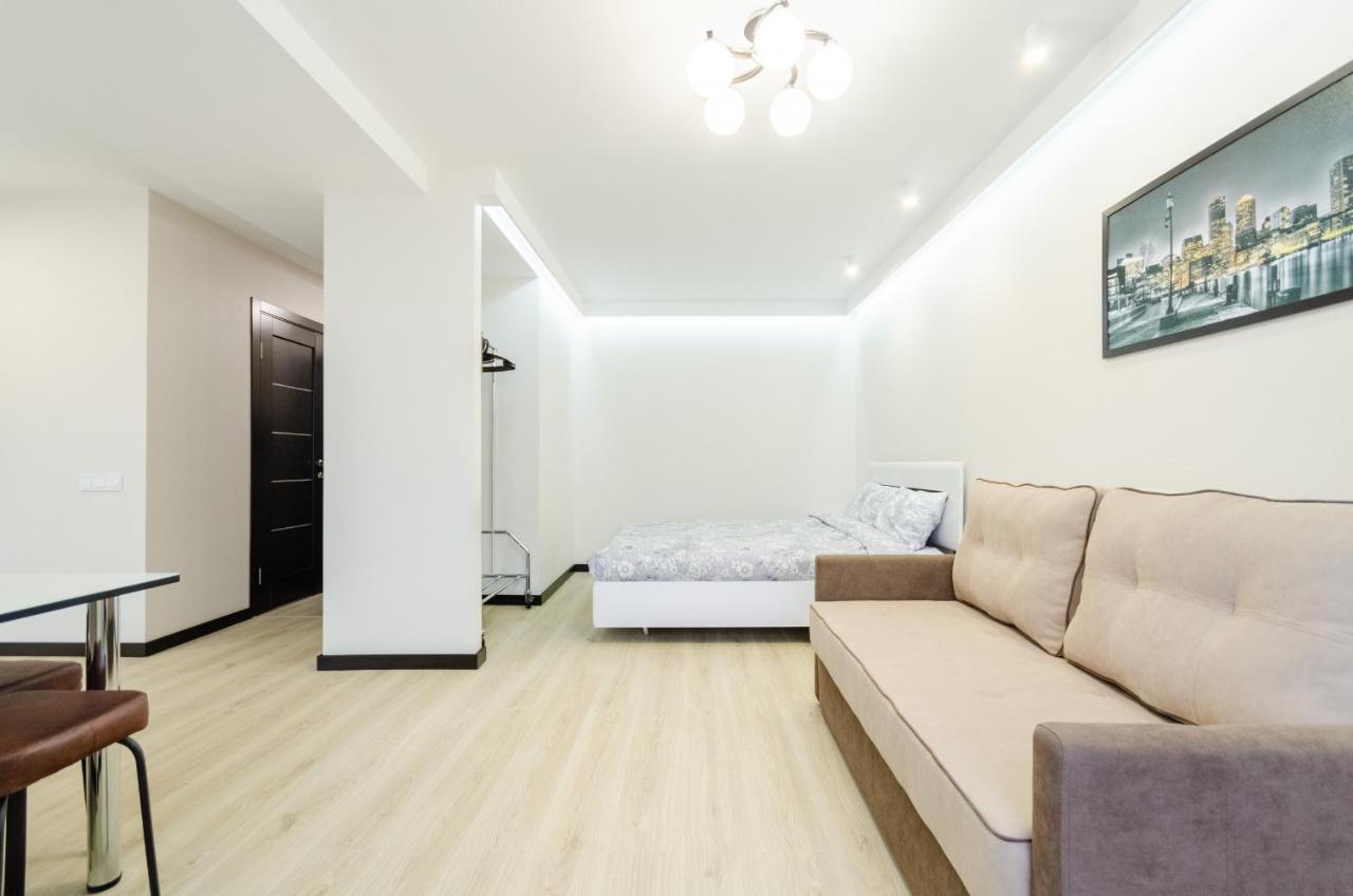 Artal Apartment On Obolonsky Avenue 31 Kiev Buitenkant foto