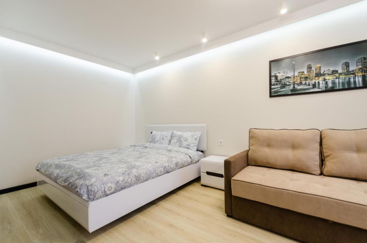 Artal Apartment On Obolonsky Avenue 31 Kiev Buitenkant foto